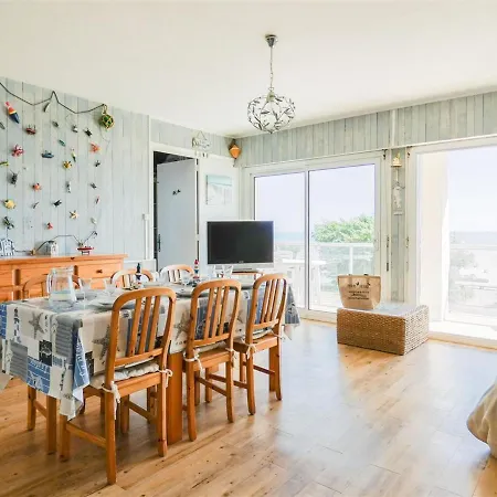 Apartment 3 Avec Grand Balcon Et Garage Proche Du Casino - Fr-1-323-260