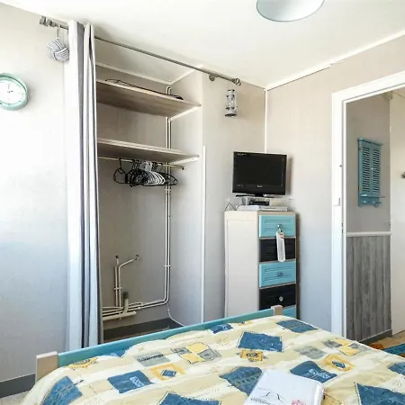 Apartment 3 Avec Grand Balcon Et Garage Proche Du Casino - Fr-1-323-260 *