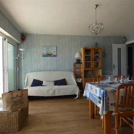 3 Avec Grand Balcon Et Garage Proche Du Casino - Fr-1-323-260 *