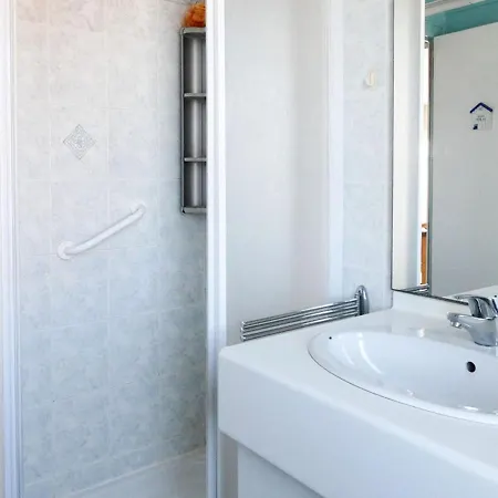 3 Avec Grand Balcon Et Garage Proche Du Casino - Fr-1-323-260 Apartment *