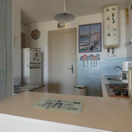 Apartment 3 Avec Grand Balcon Et Garage Proche Du Casino - Fr-1-323-260 *