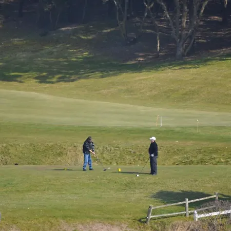 3 Avec Grand Balcon Et Garage Proche Du Casino - Fr-1-323-260 *