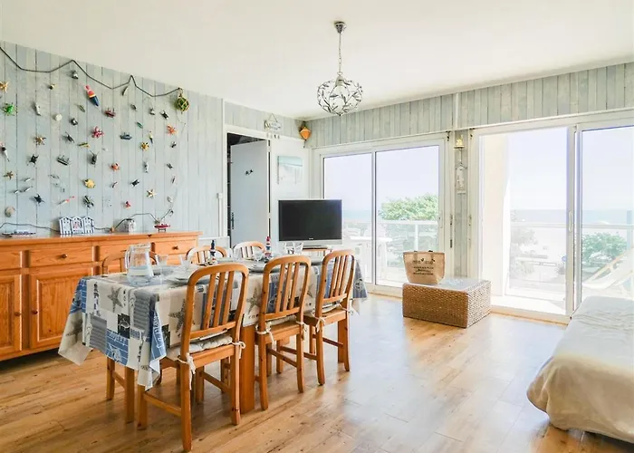 아파트 3 Avec Grand Balcon Et Garage Proche Du Casino - Fr-1-323-260