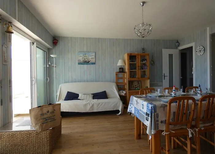 3 Avec Grand Balcon Et Garage Proche Du Casino - Fr-1-323-260 *