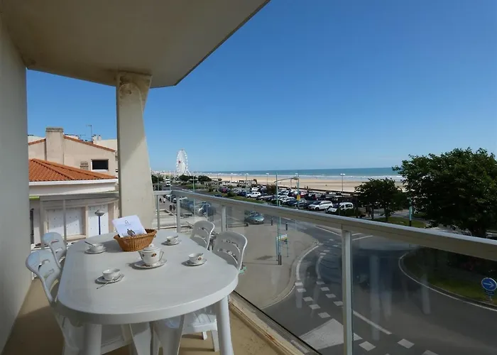 아파트 3 Avec Grand Balcon Et Garage Proche Du Casino - Fr-1-323-260 *