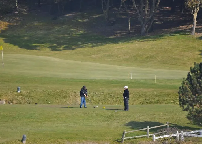 3 Avec Grand Balcon Et Garage Proche Du Casino - Fr-1-323-260 *