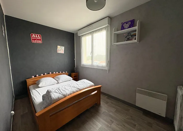 3 Avec Grand Balcon Et Garage Proche Du Casino - Fr-1-323-260 아파트 생장드몽